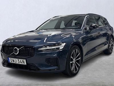 Blå Begagnad 2024 Volvo V60 Plus Kombi | 459 900 kr (Marknadspris)