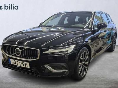 Svart Begagnad 2022 Volvo V60 Core Kombi | 375 000 kr (Marknadspris)