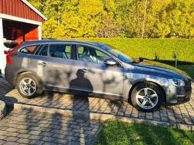 Begagnad 2017 Volvo V60 Kombi | 155 000 kr