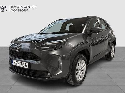 Mörkgrå Begagnad 2024 Toyota Yaris Cross Active SUV | 269 900 kr (Marknadspris)