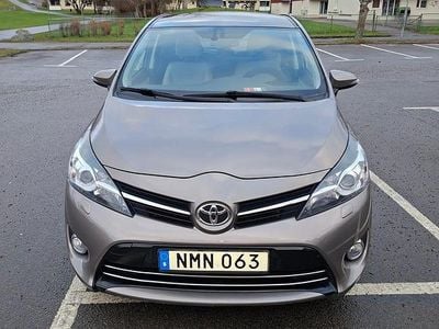 Begagnad Toyota Verso Multidrive S 147 HK (108 kW) 2014 Minibuss