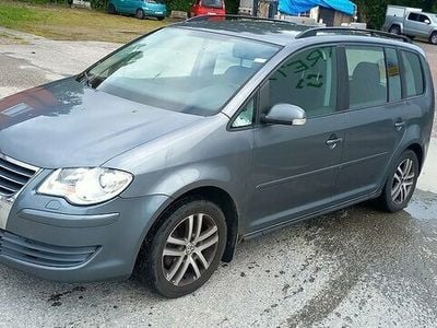 Begagnad VW Touran 109 HK (80 kW) 2007 Grå Minibuss