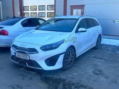 Begagnad Kia Ceed Sportswagon Advance 141 HK (103 kW) 2024 Vit Kombi