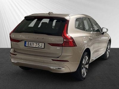 Ljusgrå Begagnad 2023 Volvo XC60 Core SUV | 469 900 kr (Bra pris)