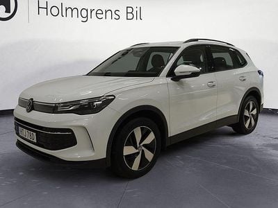 Vit Begagnad 2024 VW Tiguan Life SUV | 339 900 kr (Marknadspris)