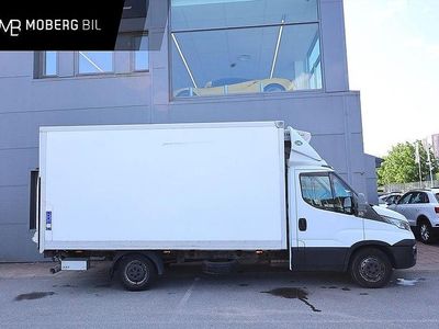 Begagnad Iveco Daily 146 HK (107 kW) 2015 Vit Sedan