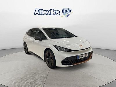 Begagnad Cupra Born e-Boost 172 kW (234 HK) 2023 Vit Halvkombi