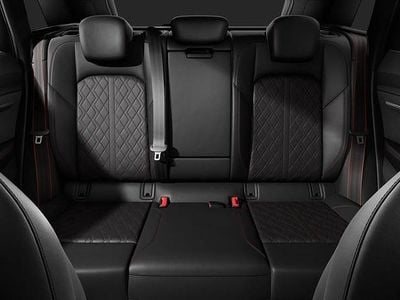 Begagnad Audi Q8 e-tron 300 kW (408 HK) 2024 Metallic SUV