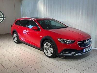 Begagnad Opel Insignia Country Tourer Business 209 HK (153 kW) 2017 Röd Kombi