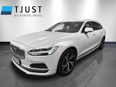 Vit Begagnad 2022 Volvo V90 Core Kombi | 365 000 kr (Marknadspris)
