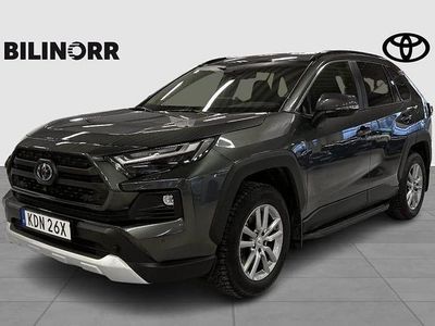 Grå Begagnad 2023 Toyota RAV4 Hybrid SUV | 439 000 kr (Marknadspris)