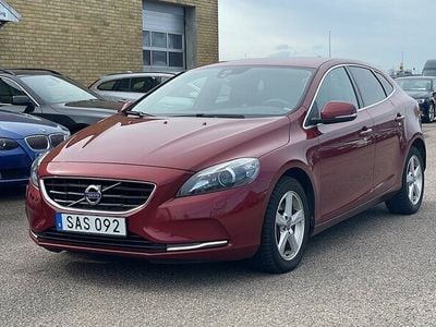 Begagnad Volvo V40 Momentum 123 HK (90 kW) 2015 Röd Kombi