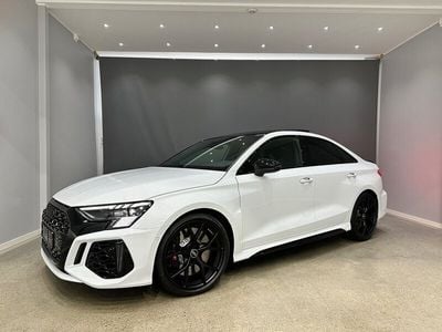Vit Begagnad 2023 Audi RS3 Design Sedan | 729 900 kr (Dyr)