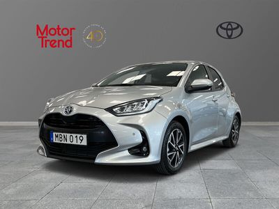 begagnad Toyota Yaris ACTIVE PLUS P-SENSORER FRAM/BAK Vinterhjul