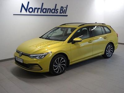 Lime yellow metallic Begagnad 2021 VW Golf VIII | 239 900 kr (Marknadspris)