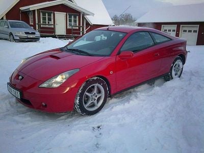 Begagnad Toyota Celica 143 HK (105 kW) 2000 Röd Sportkupé