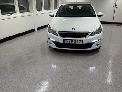 Begagnad Peugeot 308 SW Active 110 HK (80 kW) 2016 Vit Kombi