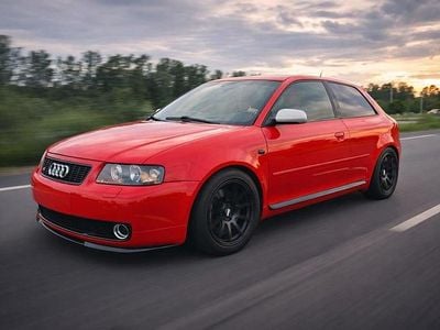 Begagnad Audi S3 209 HK (153 kW) 1999 Grå Halvkombi