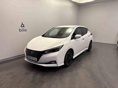 Begagnad Nissan Leaf 2023 Vit Halvkombi