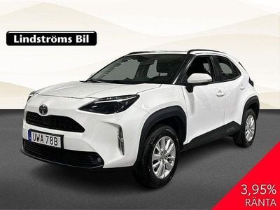 Vit Begagnad 2024 Toyota Yaris Cross Active SUV | 279 900 kr (Marknadspris)