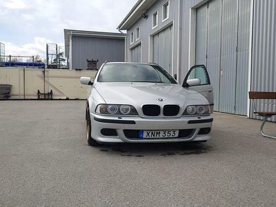 Silver Begagnad 2001 BMW 530 Kombi | 25 000 kr