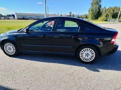 Begagnad Volvo S40 140 HK (102 kW) 2004 Svart Sedan