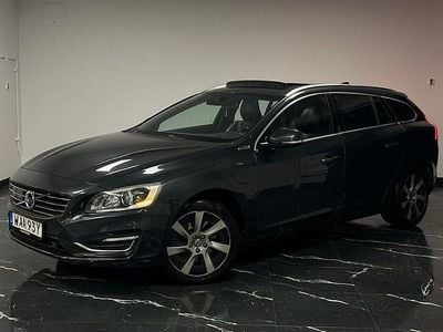 Grå Begagnad 2013 Volvo V60 Summum Kombi | 114 900 kr (Dyr)