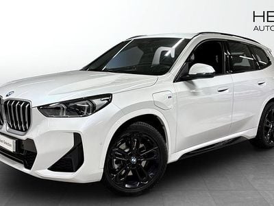Vit (mineral white) Begagnad 2025 BMW X1 Comfort Edition SUV | 558 700 kr (Bra pris)