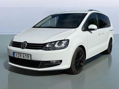 Vit Begagnad 2017 VW Sharan GT Minibuss | 249 000 kr (Lite dyr)