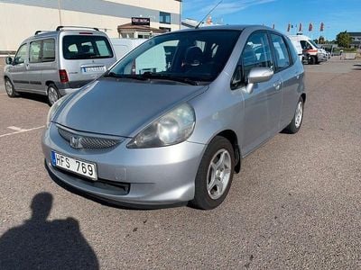 Begagnad Honda Jazz 83 HK (61 kW) 2007 Silver Halvkombi