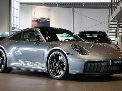 Grå Begagnad 2024 Porsche 911 | 1 979 000 kr