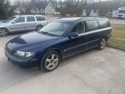 begagnad Volvo V70 2.4 T repobjekt/reservdelar