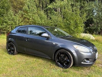 Grå Begagnad 2008 Kia Ceed Halvkombi | 22 000 kr