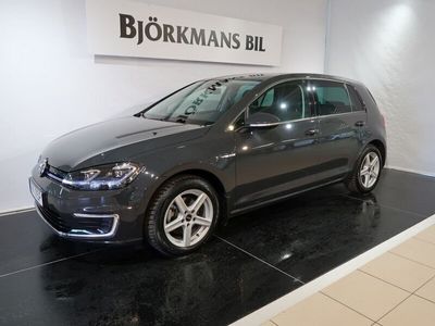 begagnad VW e-Golf 35.8 kWh. AUTOMAT 2019, Halvkombi