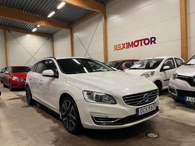 Vit Begagnad 2016 Volvo V60 Momentum Kombi | 129 900 kr (Marknadspris)