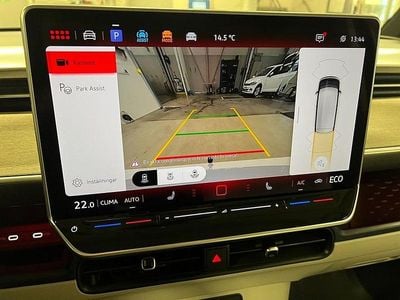 Flerfärgad Begagnad 2024 VW ID. Buzz Pro Minibuss | 629 800 kr (Dyr)