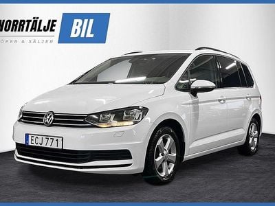 Vit Begagnad 2017 VW Touran Minibuss | 159 900 kr (Superpris)