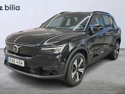 Svart Begagnad 2022 Volvo XC40 Core SUV | 324 900 kr (Marknadspris)