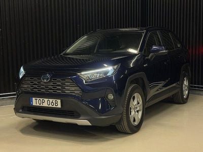 Blå Begagnad 2021 Toyota RAV4 Hybrid Active SUV | 284 900 kr (Marknadspris)