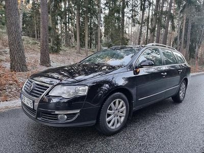 Svart Begagnad 2010 VW Passat Sportline Kombi | 44 900 kr (Marknadspris)