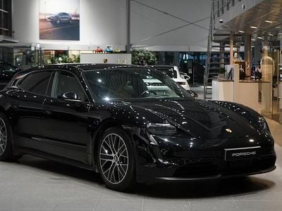 Svart Begagnad 2023 Porsche Taycan Sport Turismo Kombi | 619 000 kr (Superpris)