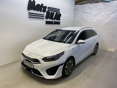 Vit Begagnad 2022 Kia Ceed Advance Halvkombi | 289 900 kr (Lite dyr)