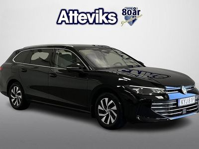 Svart Begagnad 2024 VW Passat Business Kombi | 334 900 kr (Marknadspris)