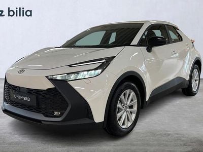 Ny 2025 Toyota C-HR Active SUV | 309 900 kr (Marknadspris)
