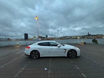 Pärlemor vit Begagnad 2014 Porsche Panamera Chrono Halvkombi | 350 000 kr