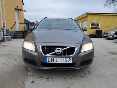 Grå Begagnad 2011 Volvo V70 Kinetic Kombi | 54 900 kr (Bra pris)