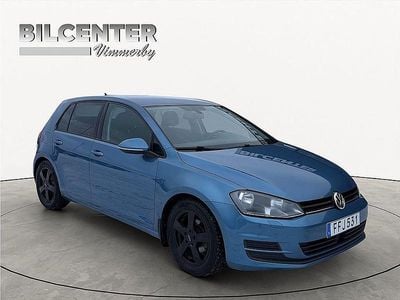 Blå Begagnad 2014 VW Golf VII Halvkombi | 69 900 kr (Marknadspris)