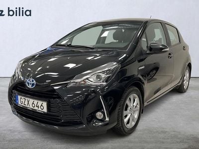 Svart Begagnad 2018 Toyota Yaris Hybrid Edition Halvkombi | 164 900 kr (Marknadspris)