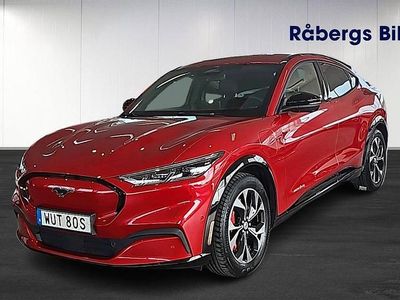 Röd (lucid red metallic) Begagnad 2021 Ford Mustang Mach-E SUV | 379 800 kr (Marknadspris)