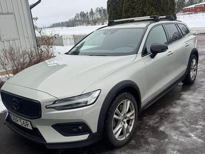 Begagnad 2021 Volvo V60 CC Kombi | 229 000 kr (Bra pris)